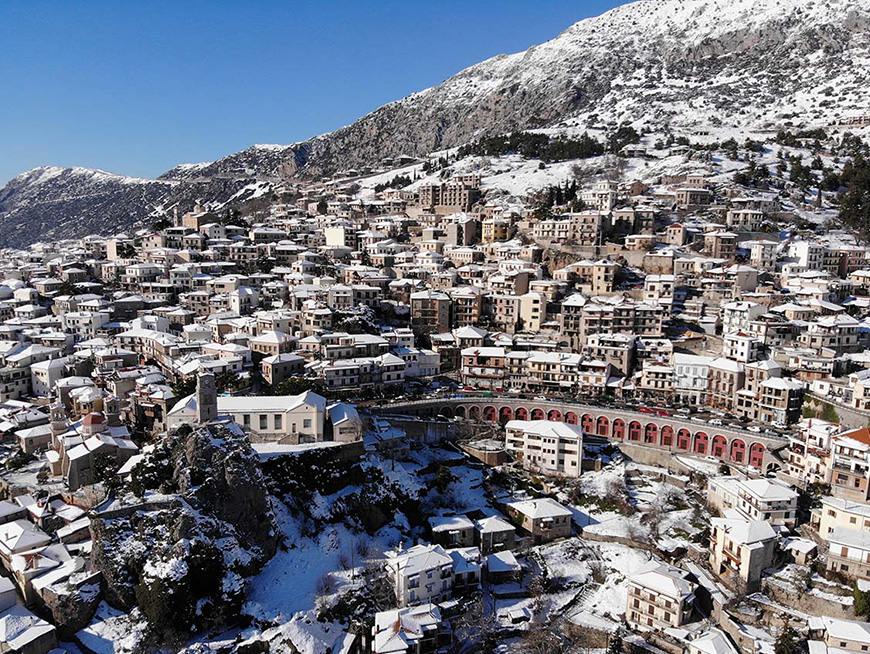Χιονισμένη Αράχωβα